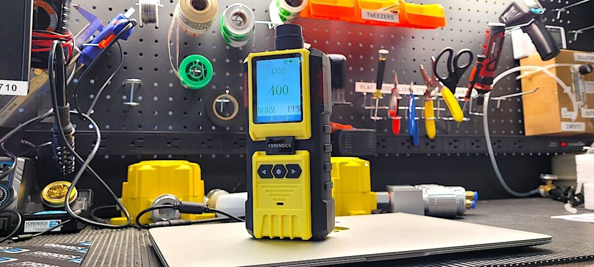 Carbon Dioxide CO2 Analyzer for Air Quality and Leak Detection.
